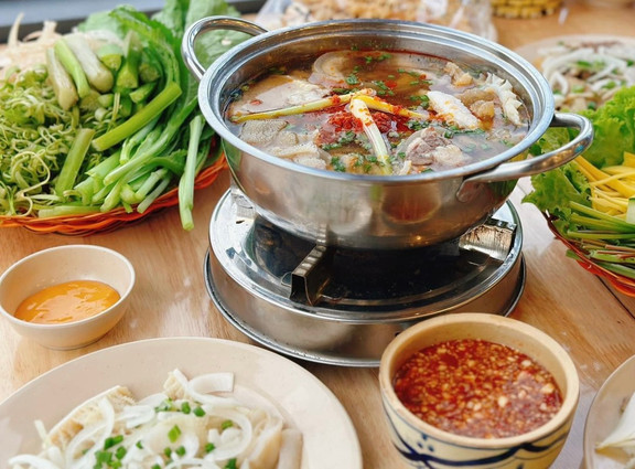 Lẩu Bò Giáo Sư - Phù Đổng Thiên Vương