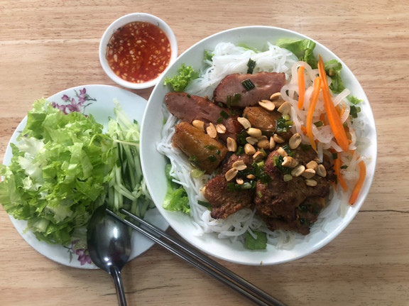 Bún Thịt Nướng 2 Chị Em - Ung Văn Khiêm