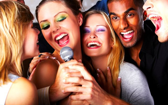 Lucky Star Karaoke - Lê Quang Đạo