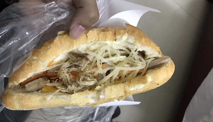 Bánh Mì Nhiệt Đới