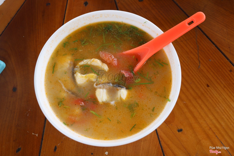 Canh chua cá tằm