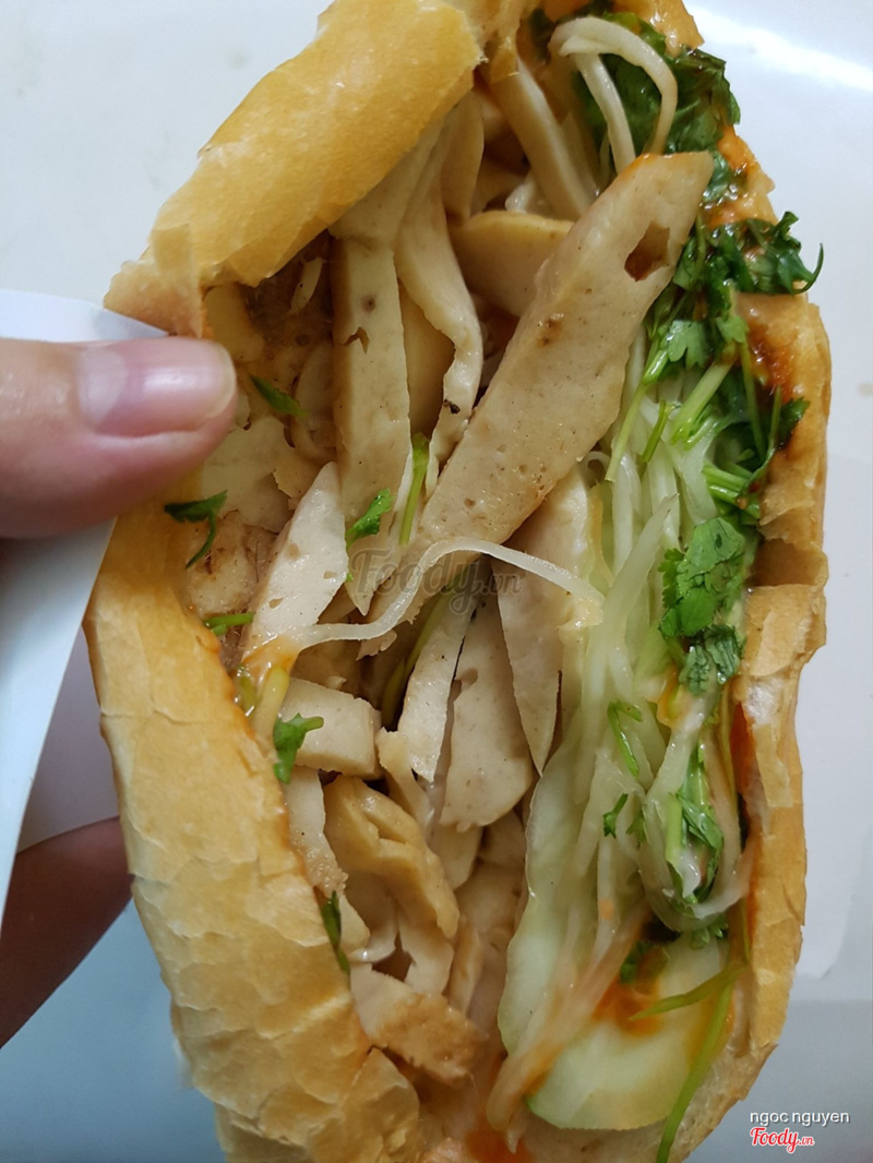 Bánh mì pate chả