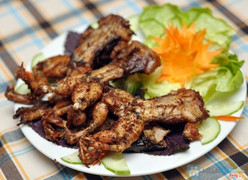 1 đùi hoặc 1 thân giá 5k