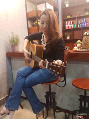 Có cây đàn cho mấy bạn diễn nữa