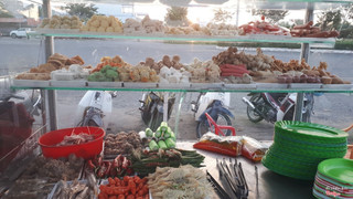 Nhiều món ngon tự chọn