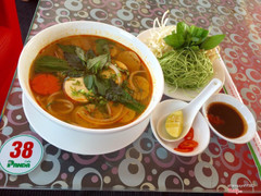 Bún bò huế chay