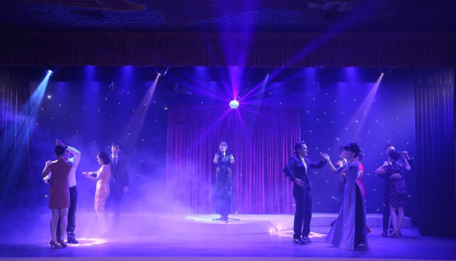 Sĩ Hoàng - Điểm Một Thời Show