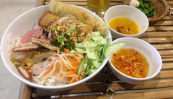 Bún Thịt Nướng, Bún Xào & Bánh Ướt - Chợ Bình Khánh