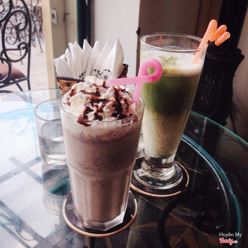 choco cookie + matcha latte