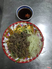 Nui chiên trứng bò
