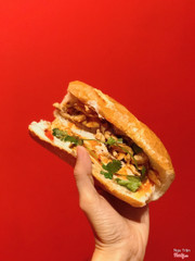 Bánh mì gà cay
