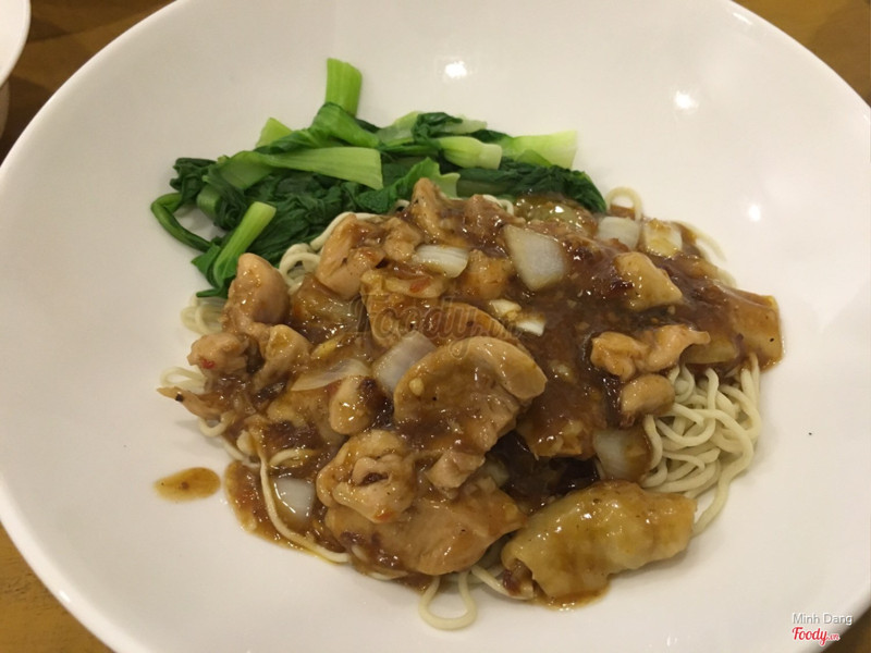 Mì gà sa tế rất ngon