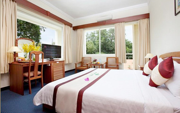 Hoàng Phú Gia Hotel