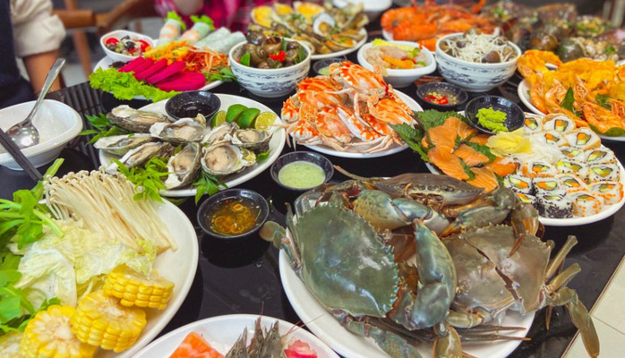 Bay Seafood Buffet - Hoàng Ngân