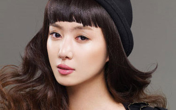 Uốn Tóc Mỹ Nữ - Phạm Hữu Lầu