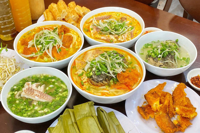 Đặc Sản Quảng Trị - Bánh Canh Cá Lóc & Cháo Lươn