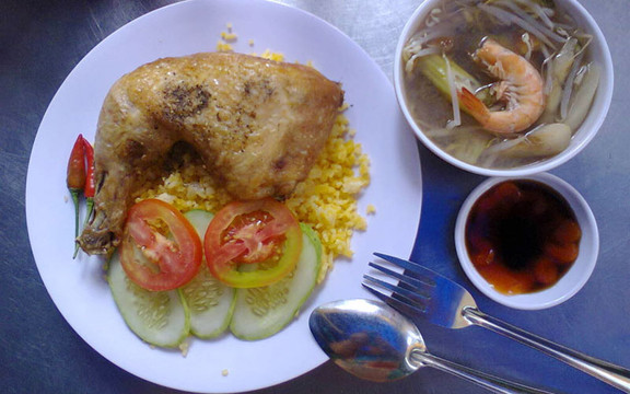 Cơm Gà Xối Mỡ - Đường 19