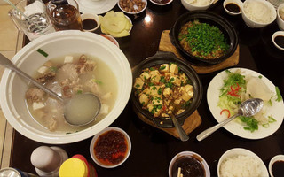 SONG-RIVERSIDE-MON HOA Q5