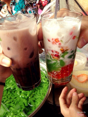 Chè đậu đen + bánh lọt