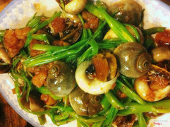 Ốc mỡ xào rau muống