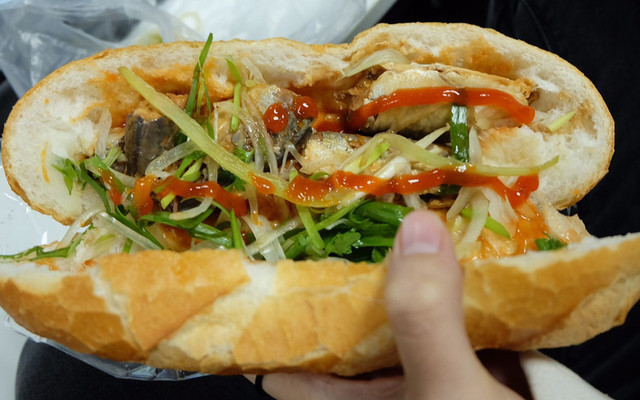 Cô Thúy - Lò Bánh Mì