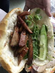 Bánh mì thịt nướng