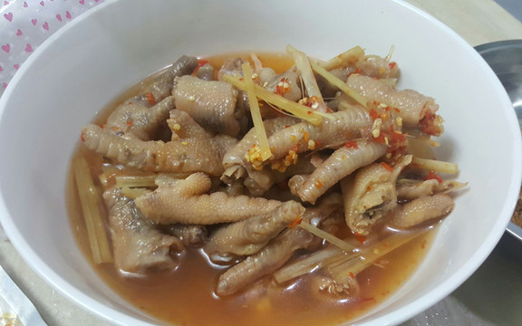 Chân Gà Muối Lá Chanh