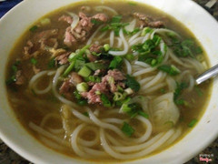 bún bò tái