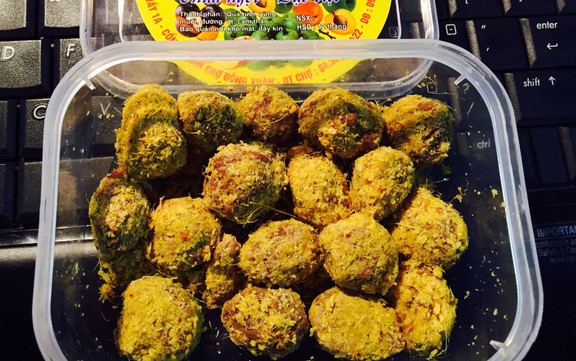 Tư Trang - Ô Mai & Mứt Cổ Truyền