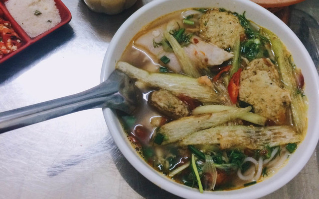 Ngự Uyển - Bún Cá Cay