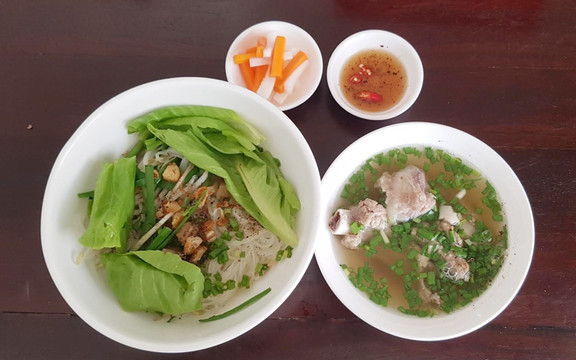 Hủ Tiếu Mì, Hoành Thánh & Bánh Canh