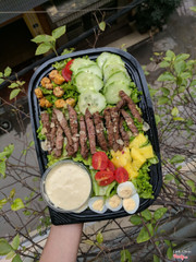 Almond Steak Salad