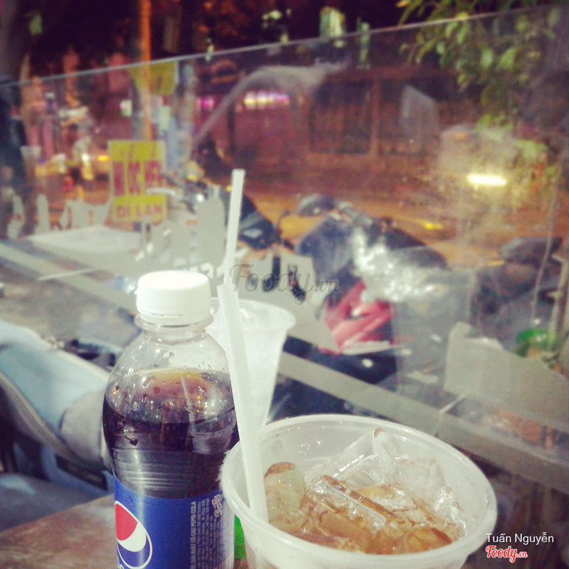 Pepsi và ly sâm