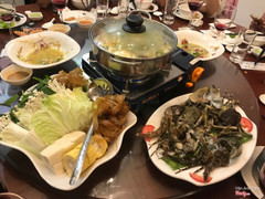 Lẩu tôm hùm hải sản