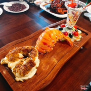 Tôm hùm bôm sốt bơ tỏi