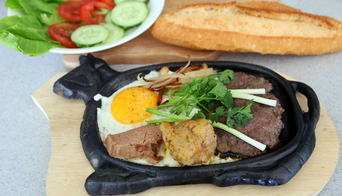 Bò Né, Nui Xào Bò & Bánh Mì Ốp La