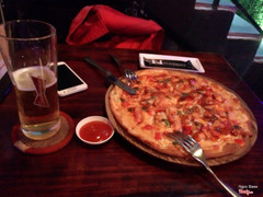 Không gian ok view đẹp đồ ăn ngon phục vụ rất nhiệt tình