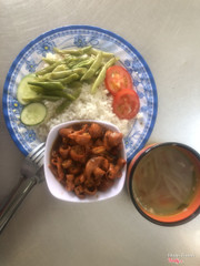 Cơm Trưa - Phá Lấu
Bao Gồm: Phá Lấu, đồ xào, canh