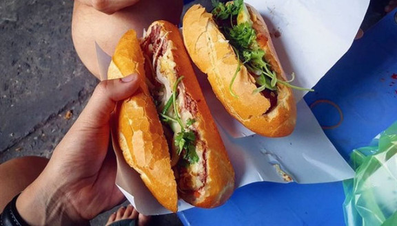 Bánh Mì Thịt Nướng - Chùa Hàng