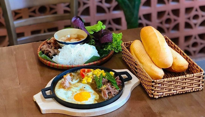 Đà Lạt Phố - Bún Chả Hà Nội, Bánh Ướt Gà & Bánh Mì Chảo - 38 Tăng Bạt Hổ