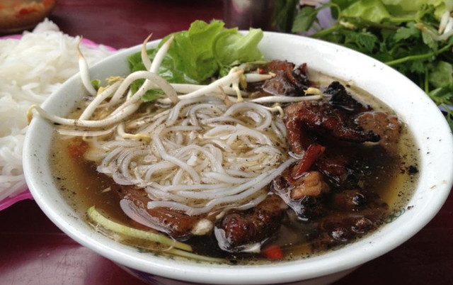 Bún Chả Sân Tập Thể Vĩnh Hồ