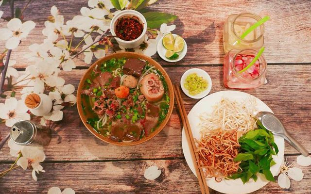 Bún Bò Huế Ngự Uyển - Nguyễn Văn Lộc