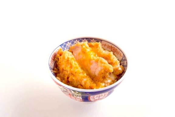 Katsudon Ton Ton - Cơm Tô Thịt Heo Phủ Trứng