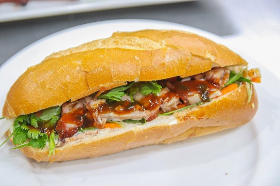 Lò Bánh Mì Phúc - Bánh Mì Heo Quay & Bò Kho - Nguyễn Văn Tiết