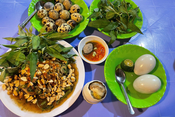 Trứng Vịt Lộn Phúc Lộc - Lê Bình