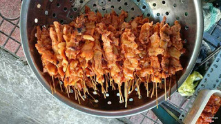 Thịt nướng xiên 2k/xiên