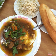 Bánh mỳ sốt vang