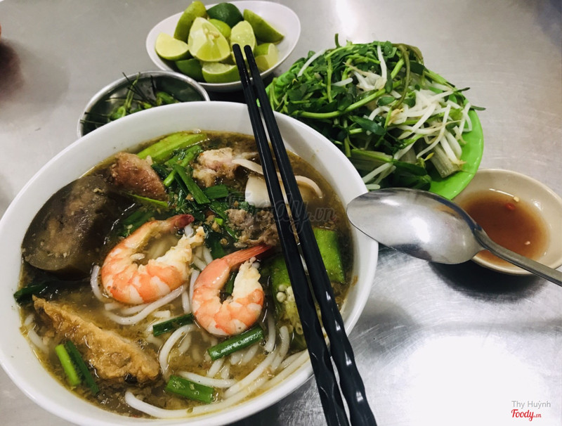 Tô 40k, ăn tại chỗ