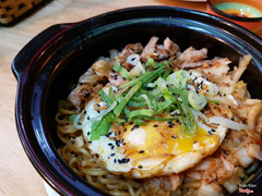 Mì xá xíu kim chi Hàn Quốc