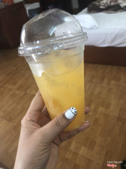 Nước cam vắt rất chua và bị mất 1 phần 